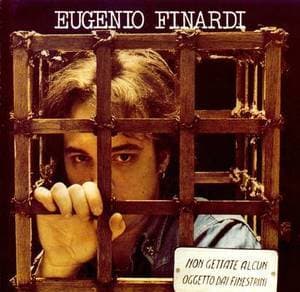 Non Gettate Alcun Oggetto Dai Finestrini
