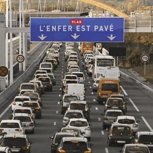 LENFER EST PAVE